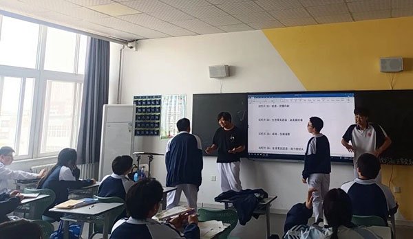微信图片_2026-05-17_220930_078.jpg 在第31个世界读书日暨全民读书月期间